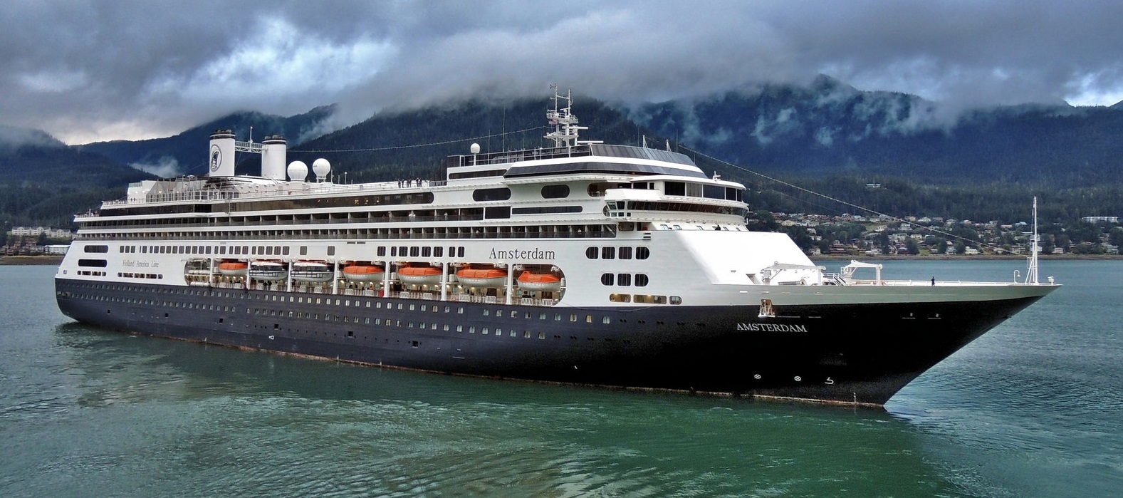 Nuestro buque el ms AMSTERDAM en Juneau (Alaska) CRUCEROS MS AMSTERDAM CRUCEROS ALASKA PACIFICO CRUCEROS VUELTA AL MUNDO CRUCEROS POLINESIA CRUCEROS VIAJES DE NOVIOS